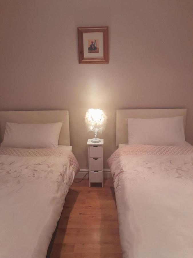 Mels Accomodation Letterkenny Eksteriør bilde