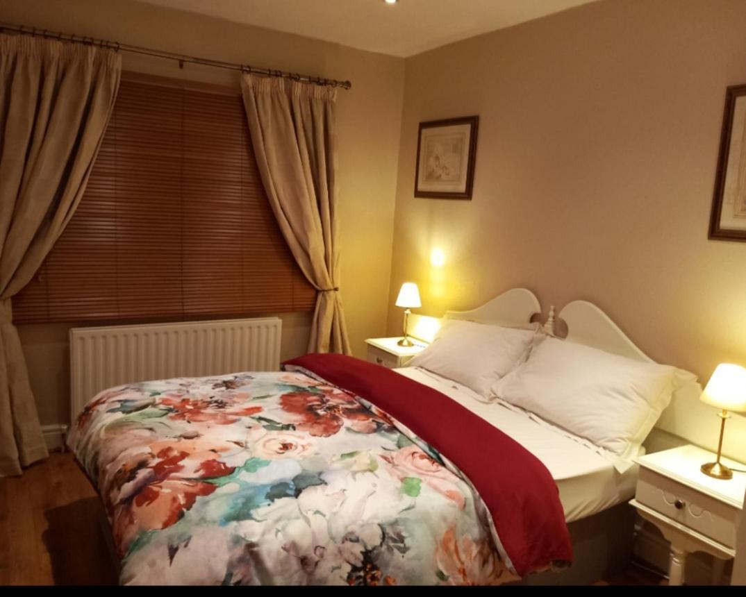 Mels Accomodation Letterkenny Eksteriør bilde
